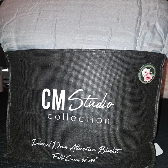 Other - NIB-CM Studios Embossed Down QUEEN Comforter Gray striped